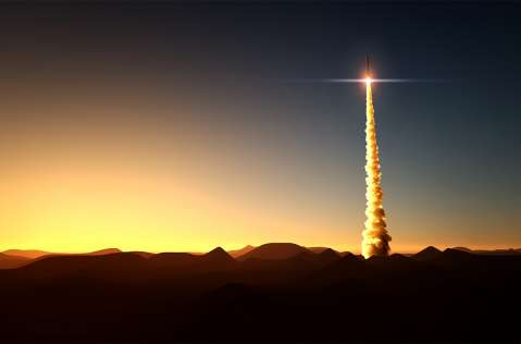日落时发射火箭